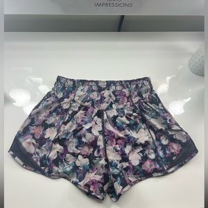 Hotty hot 4” floral shorts